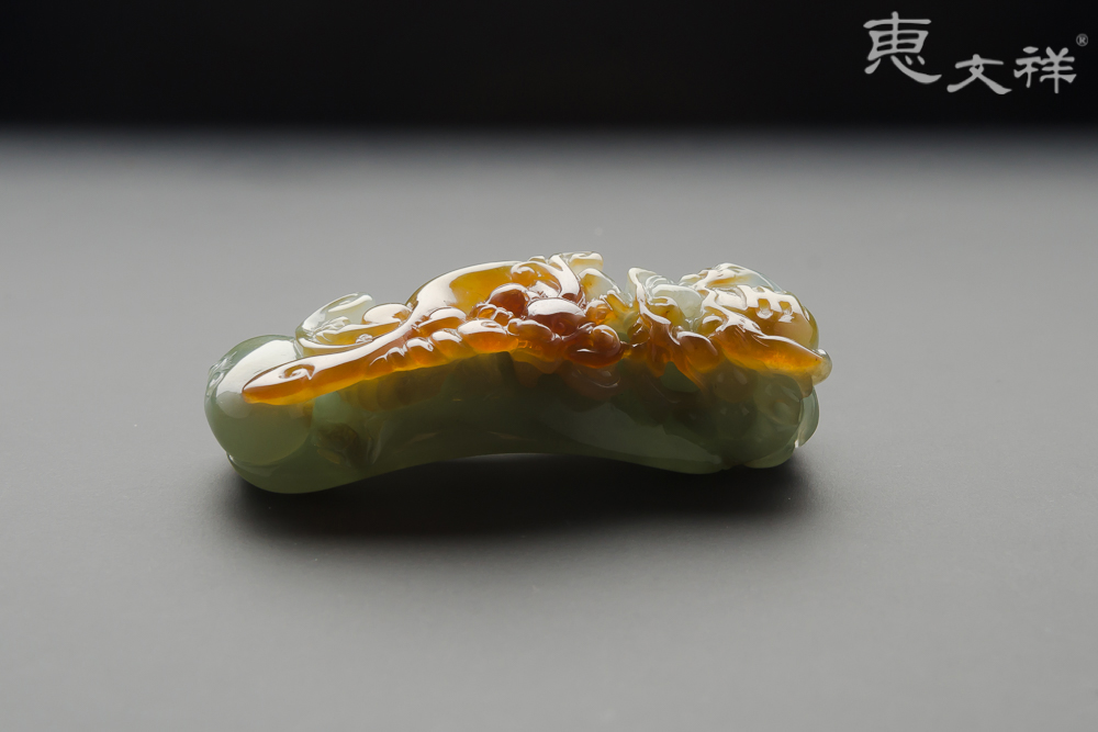 天然翡翠黄翡龙虎称霸挂件